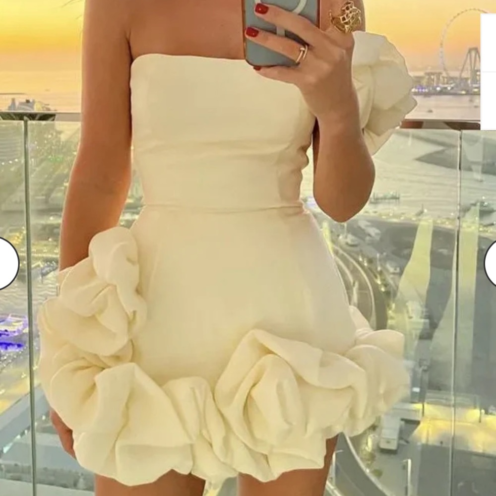 WHITE DRESS